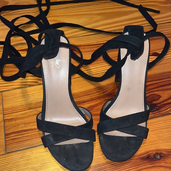 Black tie up heels. Cross up strappy black heels. Lace up heels. - Picture 2 of 4
